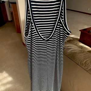 Black and white dress - with cutout back